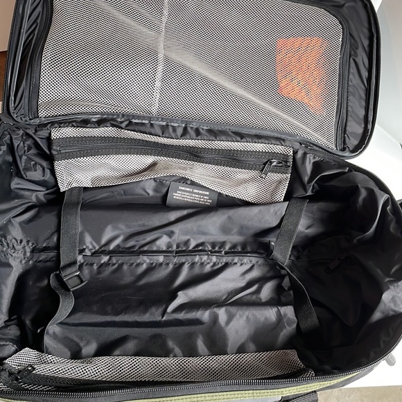 Samsonite backpack/duffel/travel bag for weekend or business trips - Picture 8 of 10